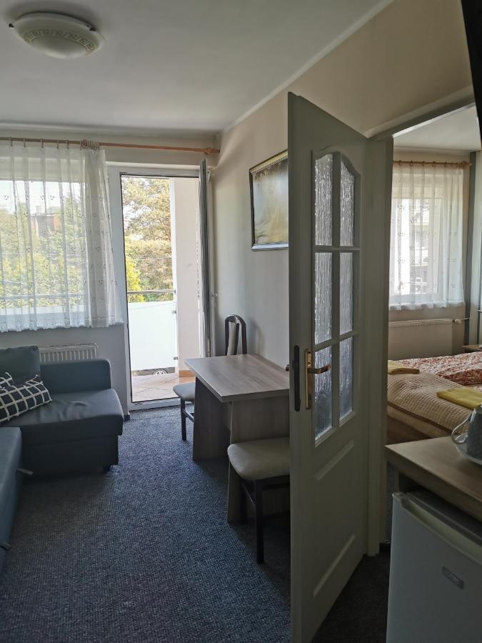 Bed and Breakfast Sympatik à Jastrzębia Góra Extérieur photo